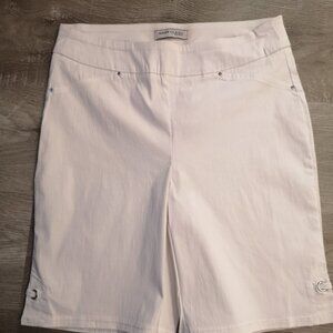 NWT Marie Claire Ladies Size 9 White Straight Leg Pull On Style Shorts